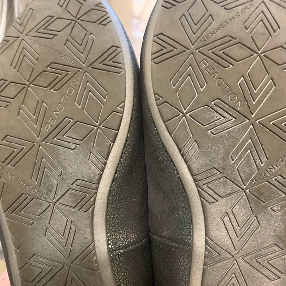 Adorable pewter Kenneth Cole Reaction flats! - Picture 2 of 3